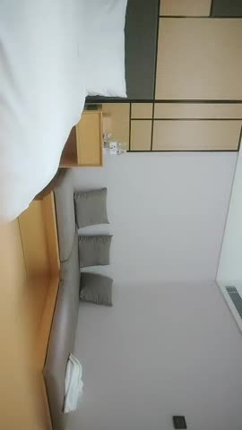 2021 12 13,【用利抽插】,极品反差婊,温婉女神,相拥转圈圈,椅子上抠穴玩出新花样,互抠私处,暴力抽插香艳佳作